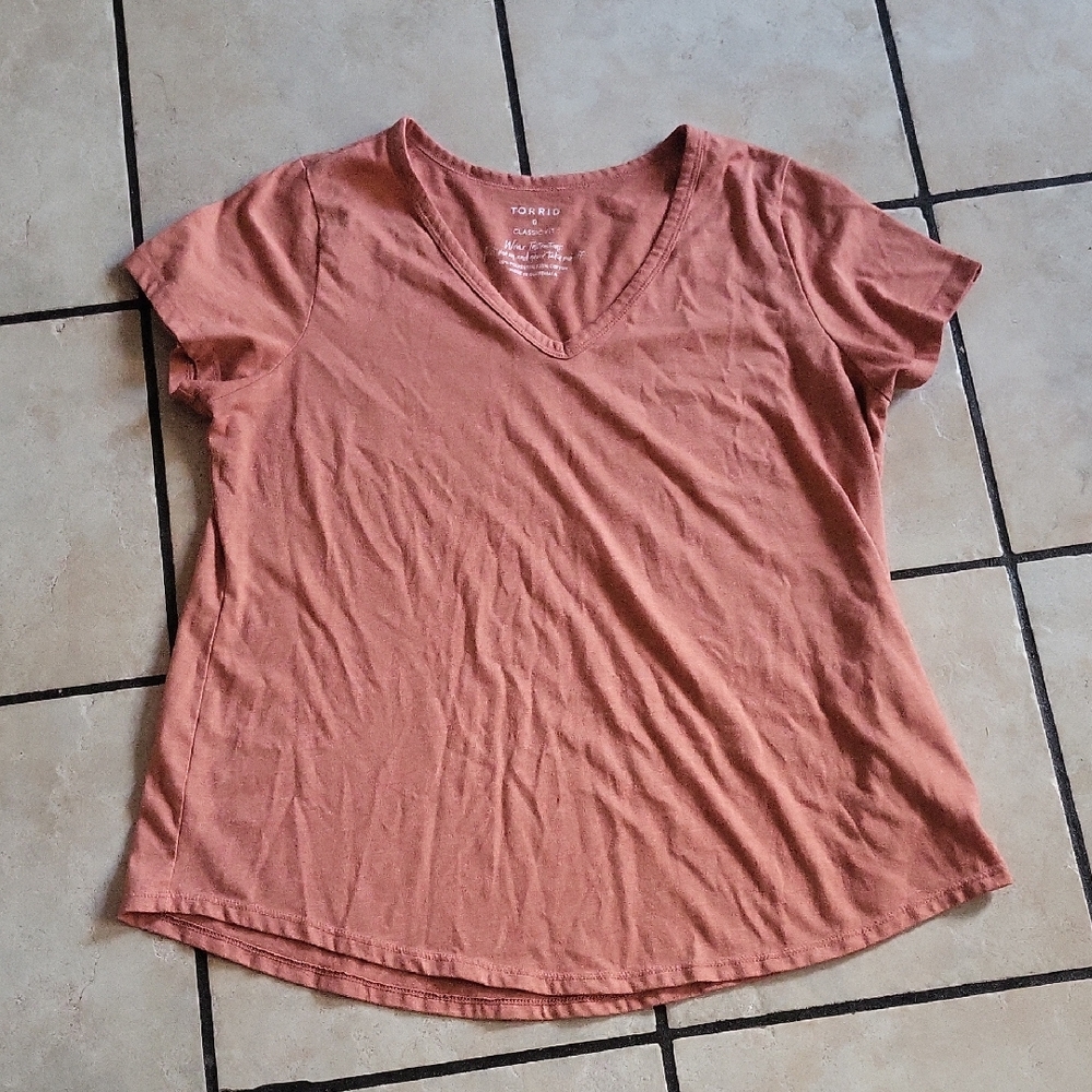 Torrid Women's Short Sleeve V-Neck Tee - Peach Color